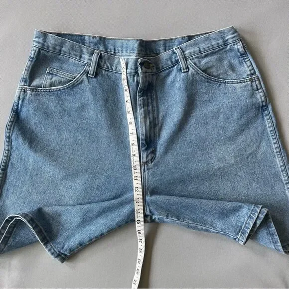Wrangler Light Wash Denim Dad Jorts Jean Shorts Men’s Size 40 Waist - Picture 3 of 7